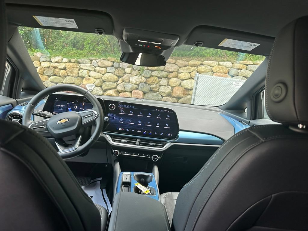 Certified 2024 Chevrolet Equinox EV LT FWD image 23