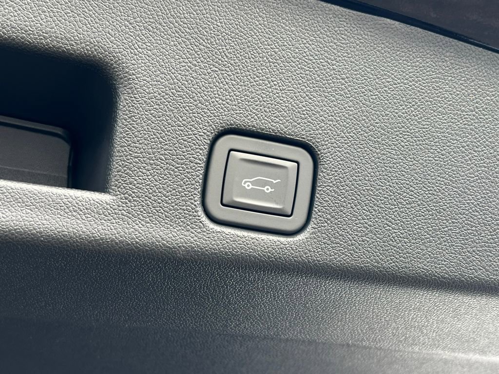 New 2026 Buick Enclave Avenir w/ LPO, Floor Liner Package image 39