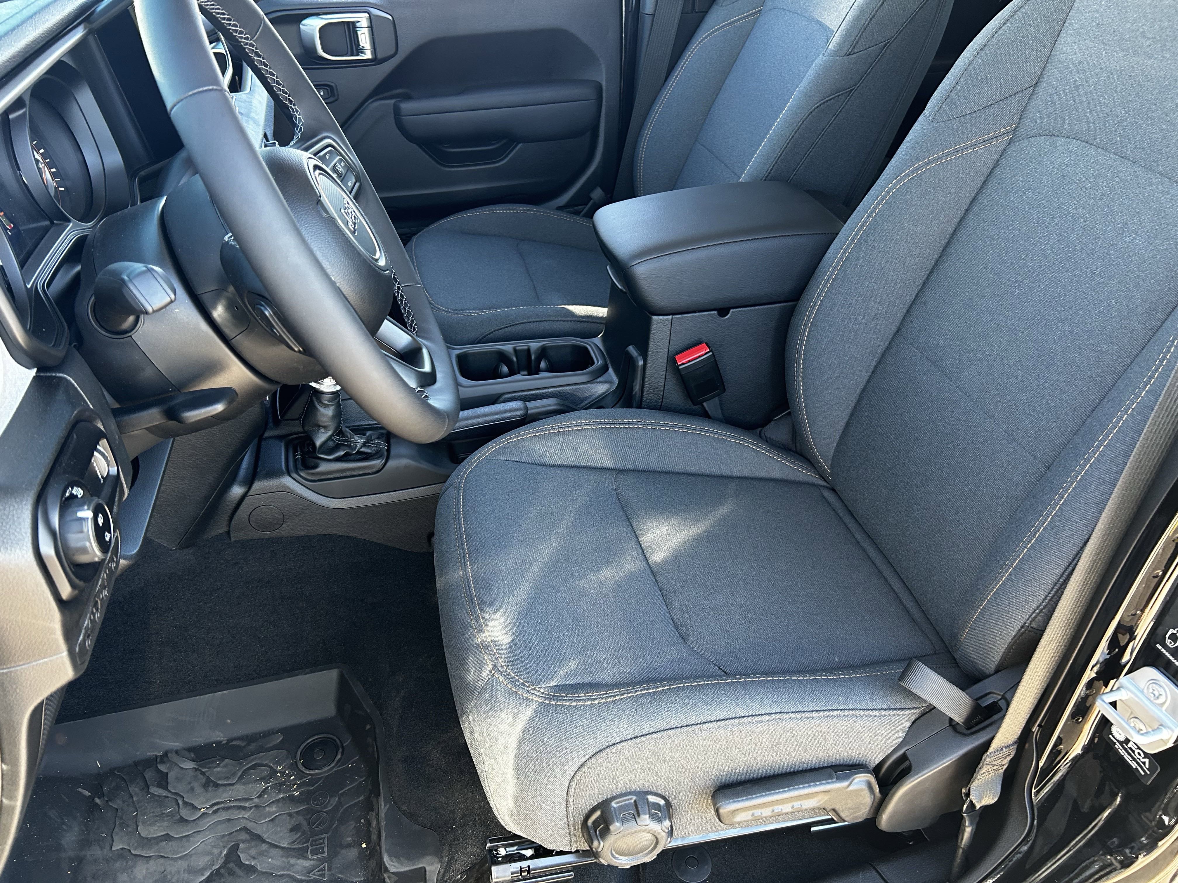 New 2025 Jeep Gladiator Willys AWD/4WD image 17