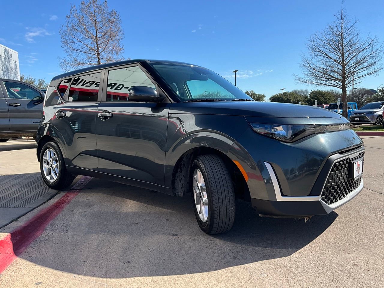 Used 2025 Kia Soul LX w/ LX Technology Package image 5