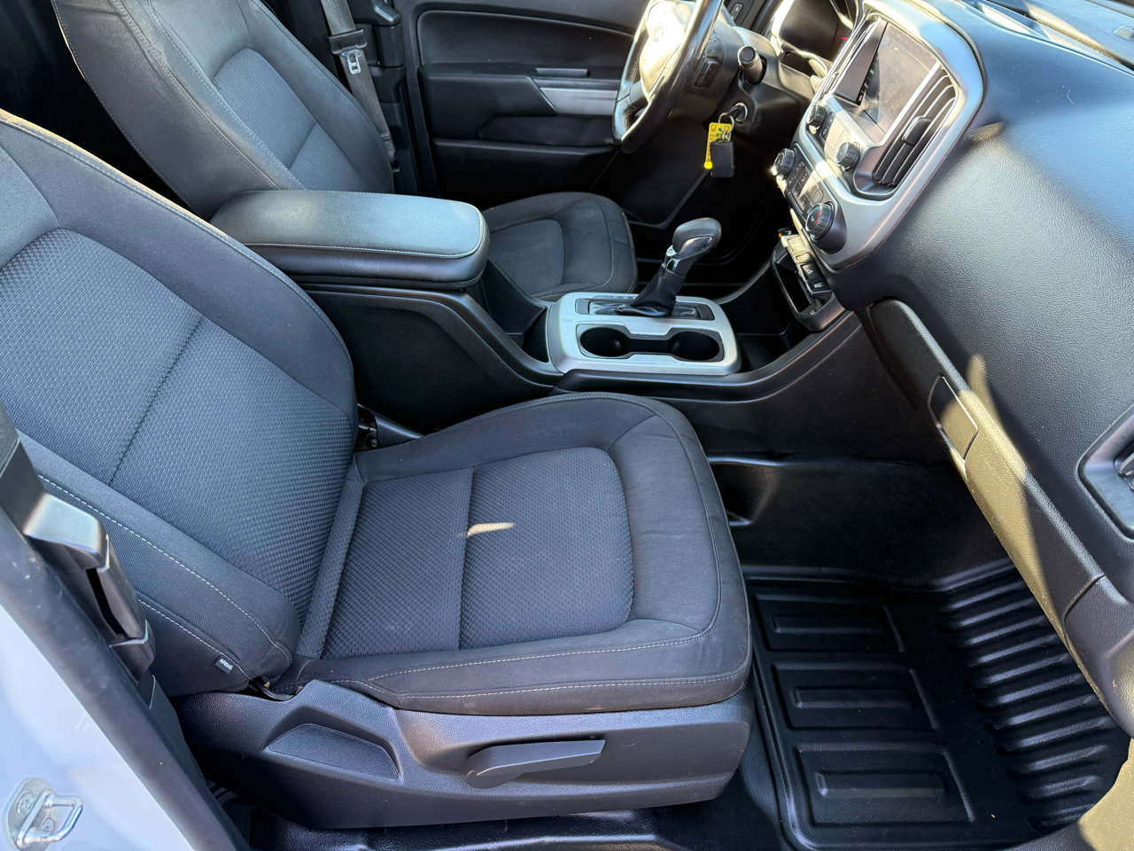 Used 2022 Chevrolet Colorado LT w/ Fleet Safety Package image 17