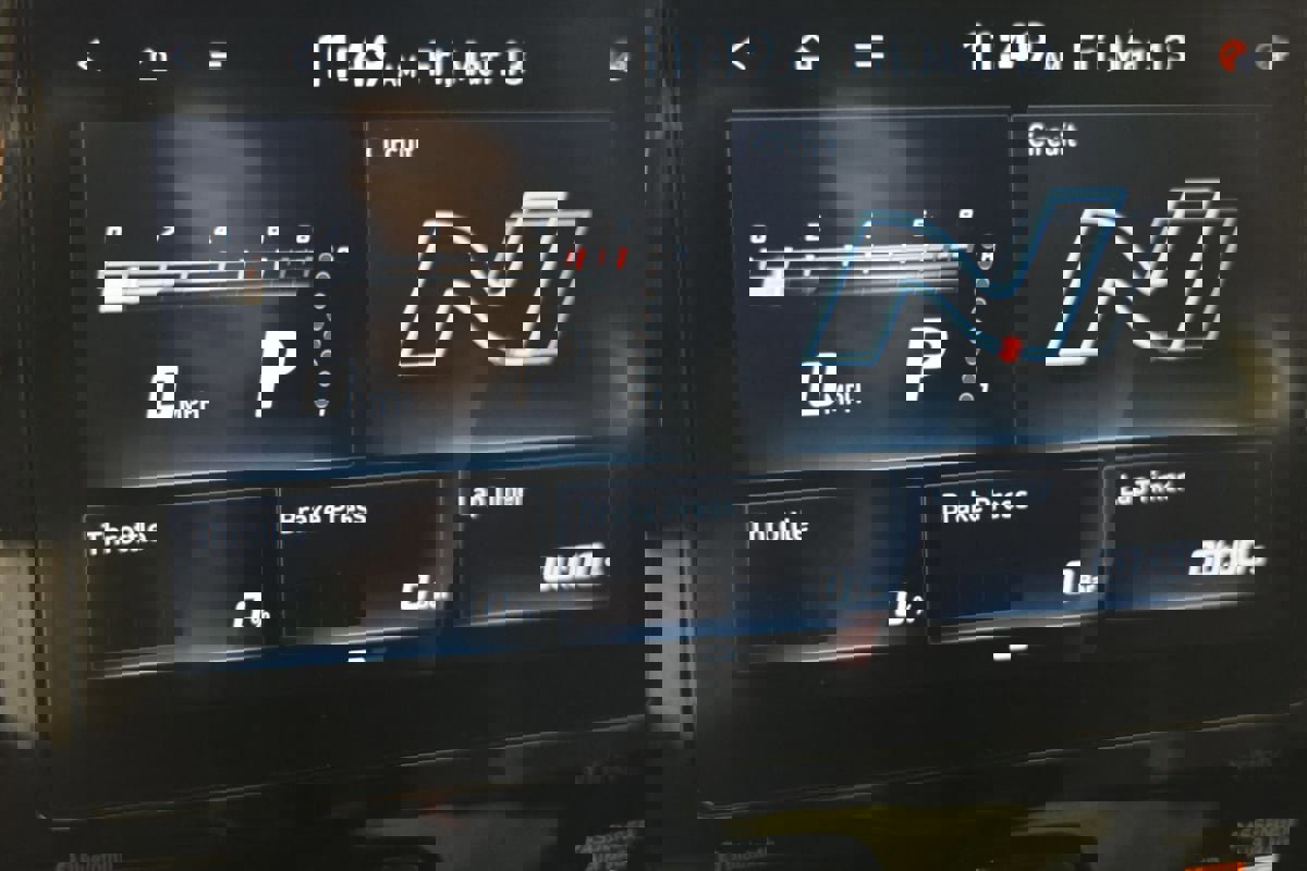 Used 2022 Hyundai Veloster N image 31