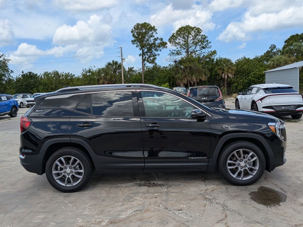 Used 2024 GMC Terrain SLT FWD image 9