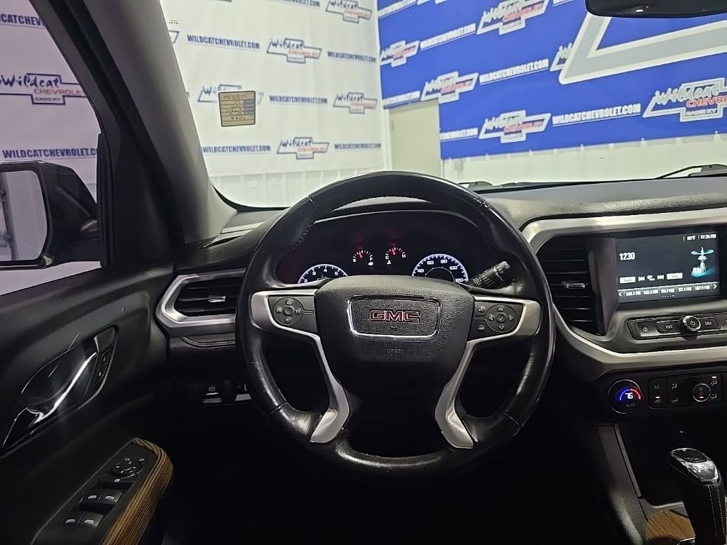 Used 2017 GMC Acadia SLE image 2
