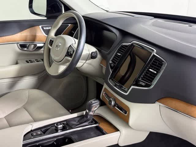 Used 2022 Volvo XC90 T6 Momentum w/ Advanced Package AWD/4WD image 34
