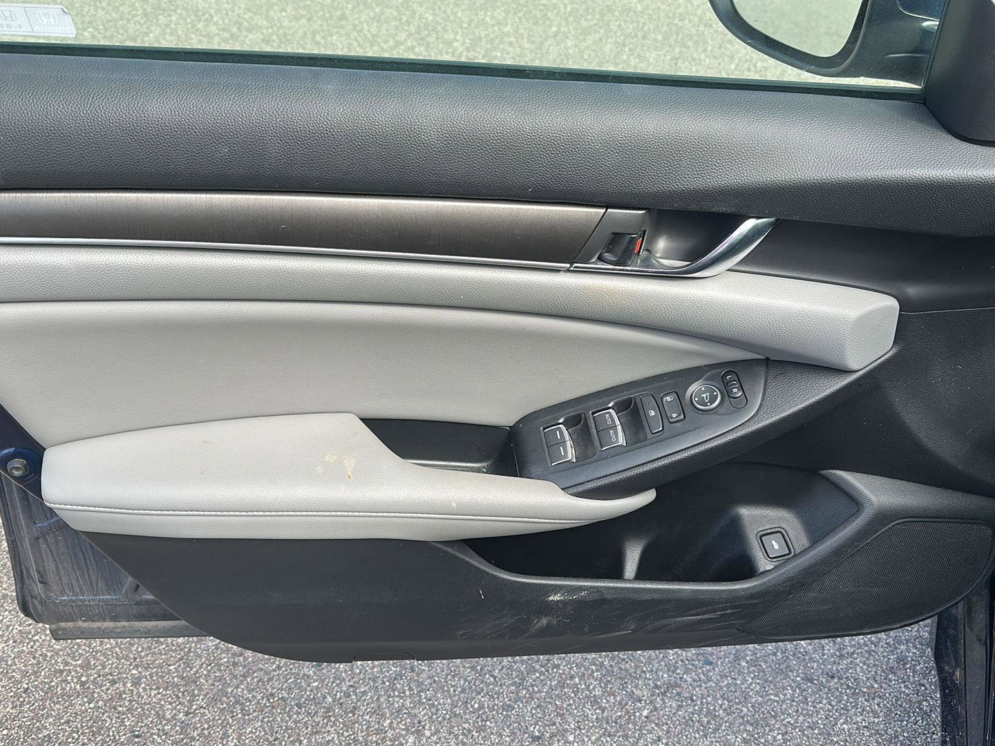 Used 2020 Honda Accord LX image 9