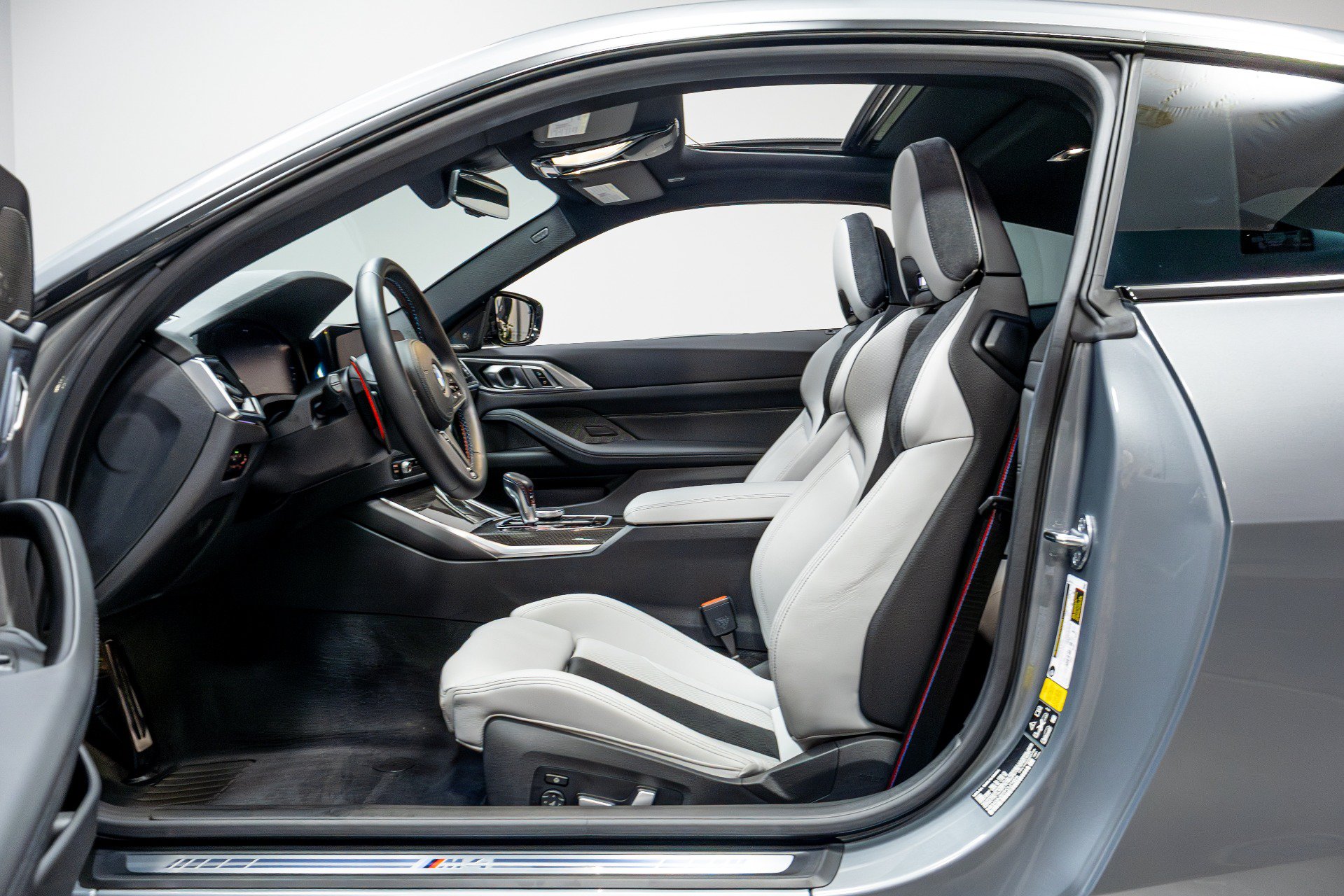 Used 2023 BMW M4 xDrive Competition w/ Executive Package AWD/4WD image 5