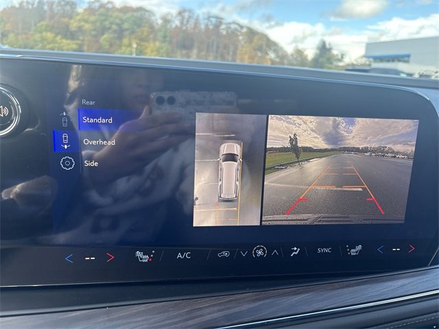 New 2026 Chevrolet Suburban LT image 15