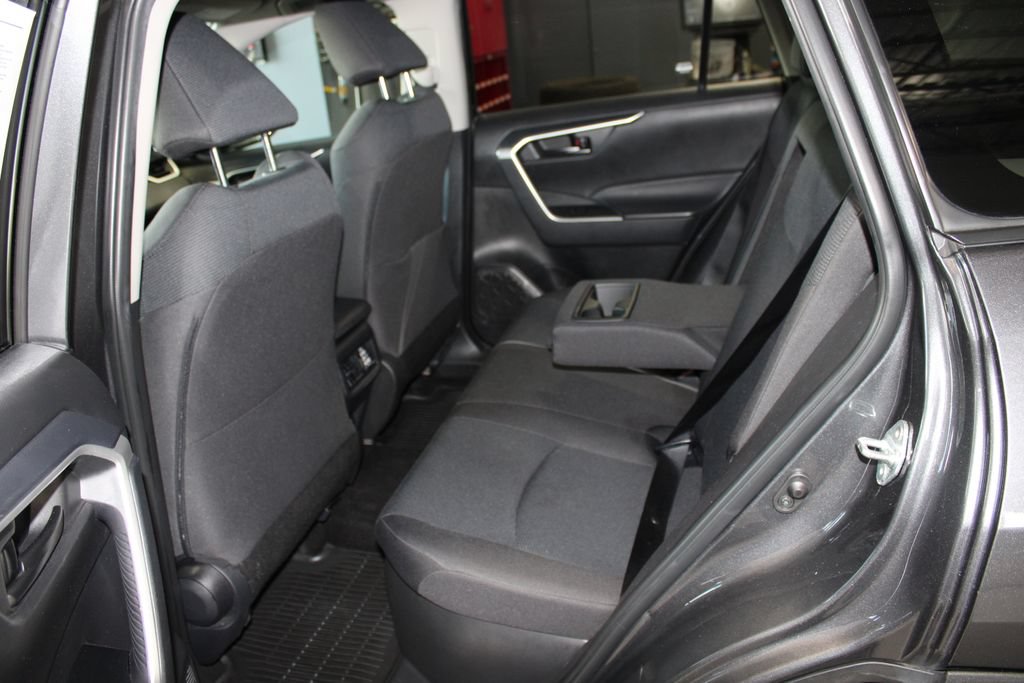 Used 2024 Toyota RAV4 LE AWD/4WD image 9