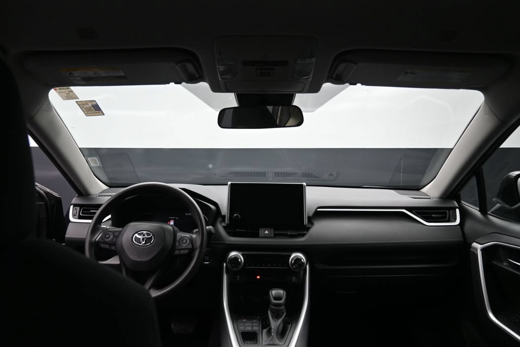 Certified 2025 Toyota RAV4 XLE AWD/4WD image 26