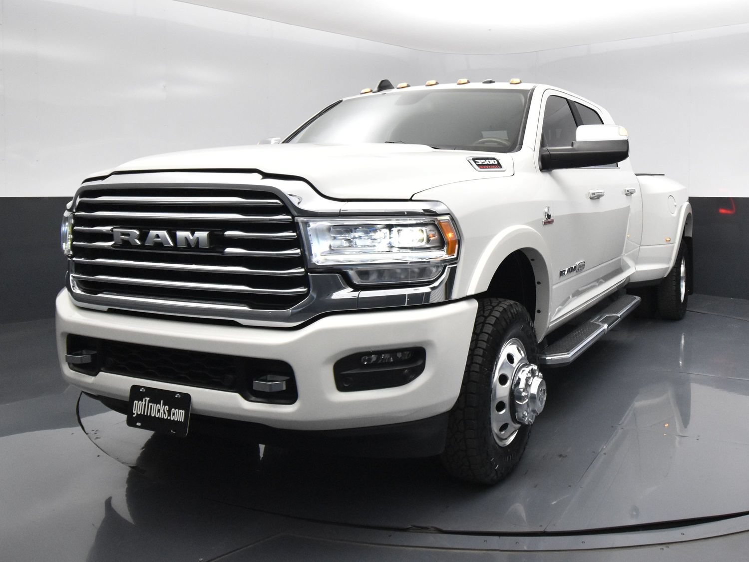 Used 2022 RAM 3500 Limited AWD/4WD image 2