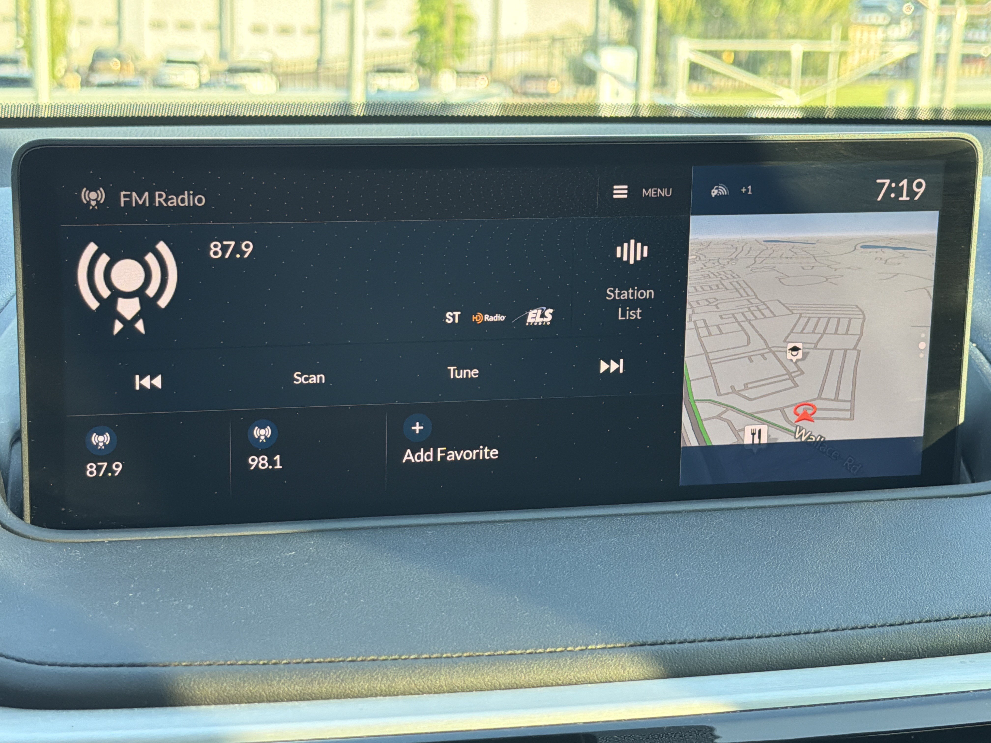 Certified 2024 Acura MDX w/ Technology Package FWD image 23