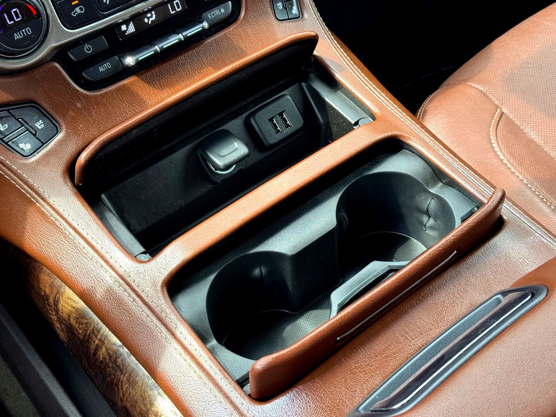 Used 2015 Chevrolet Tahoe LTZ image 29