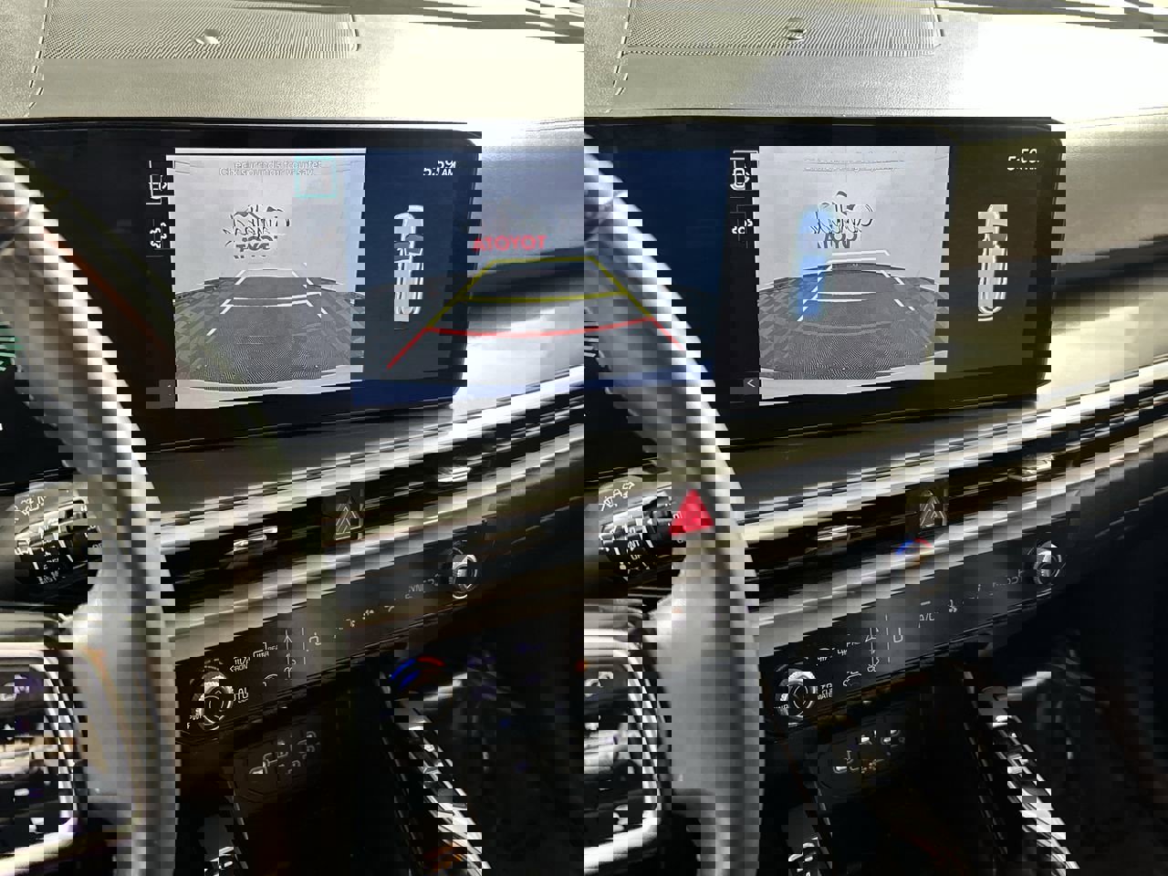 Used 2024 Kia Sorento S image 17