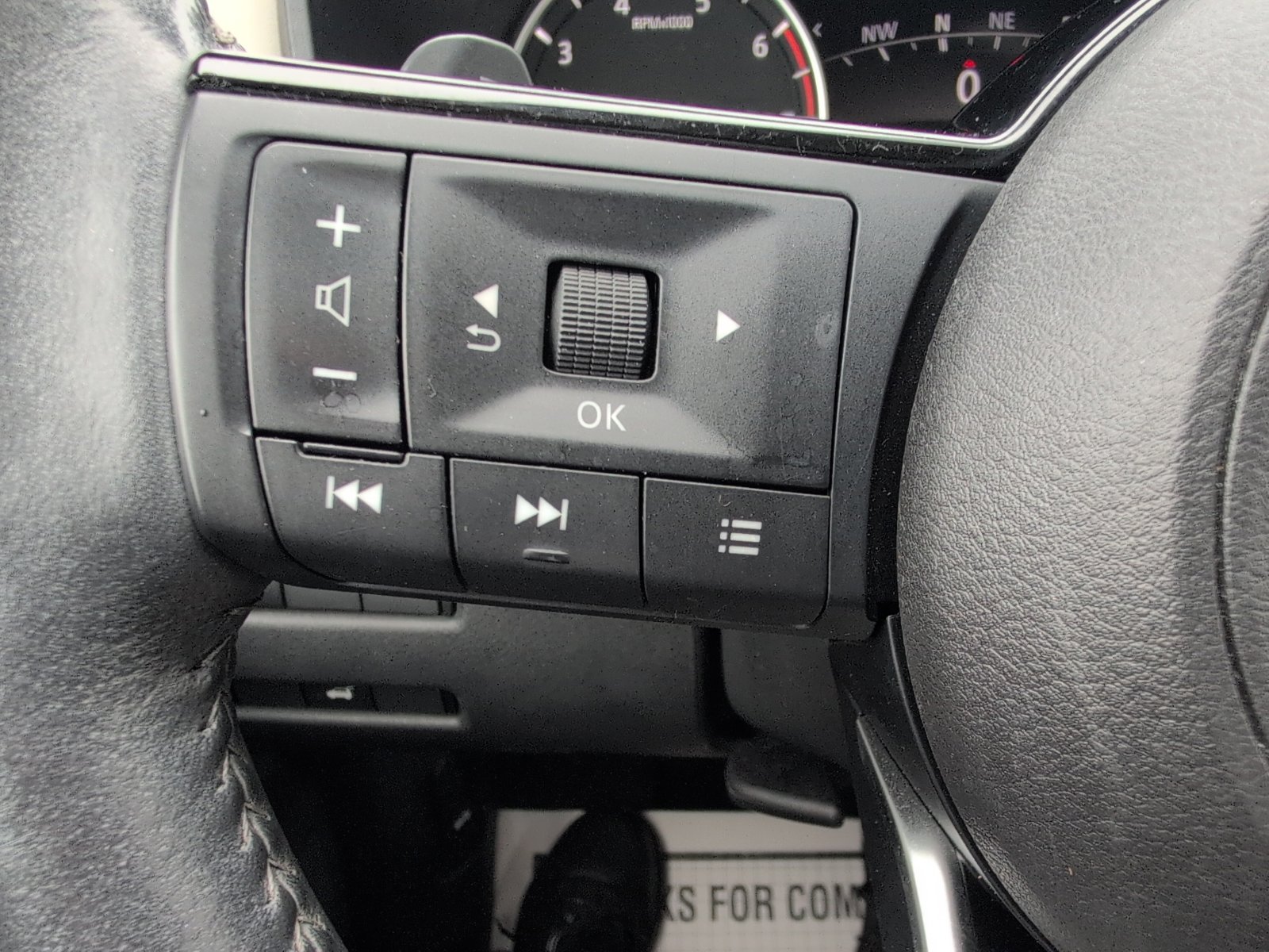 Used 2021 Nissan Rogue SL w/ Premium Package image 19