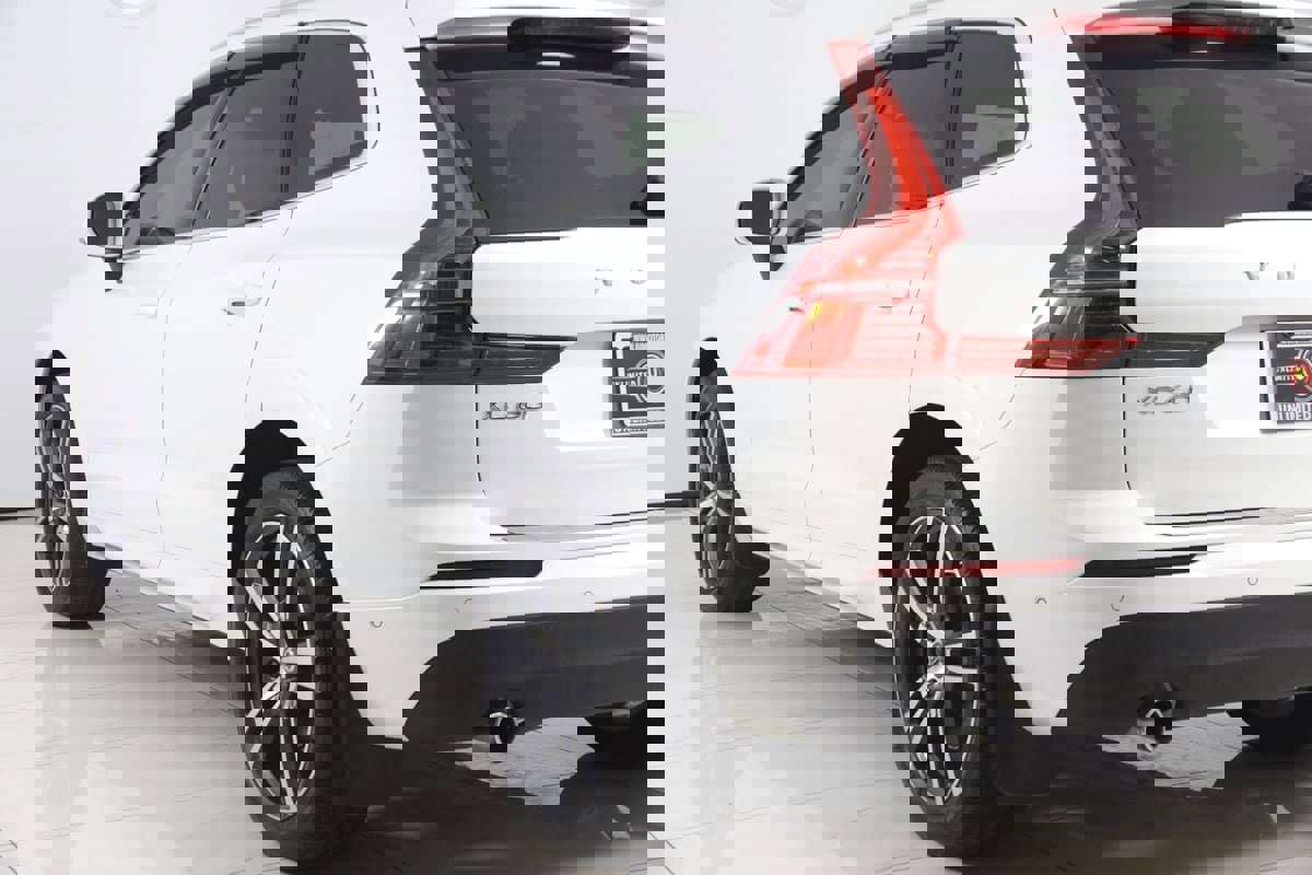 Used 2019 Volvo XC60 T5 Momentum w/ Multimedia Package image 25