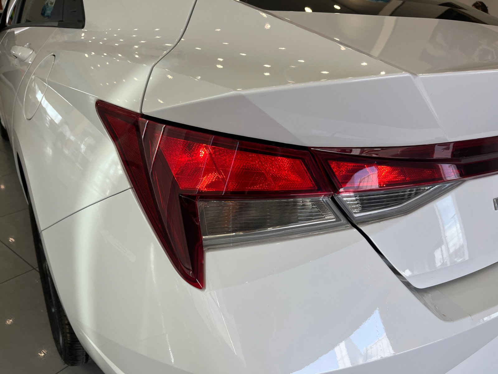 Used 2023 Hyundai Elantra SEL image 33