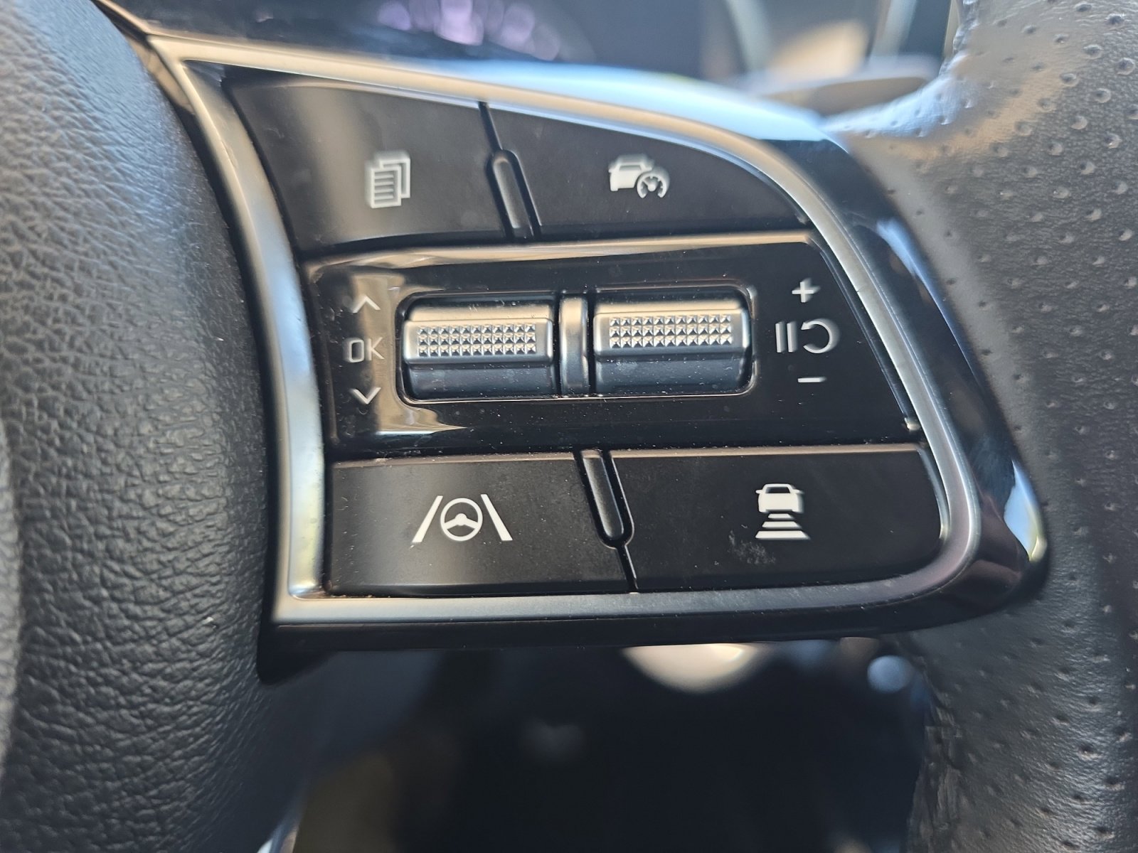 Certified 2024 Kia Forte GT-Line FWD image 22