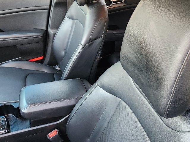 Used 2023 Kia Sportage EX image 20