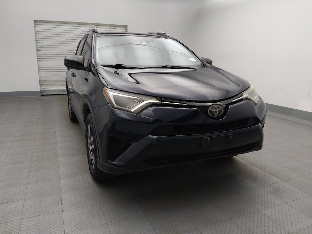 Used 2018 Toyota RAV4 LE FWD image 14