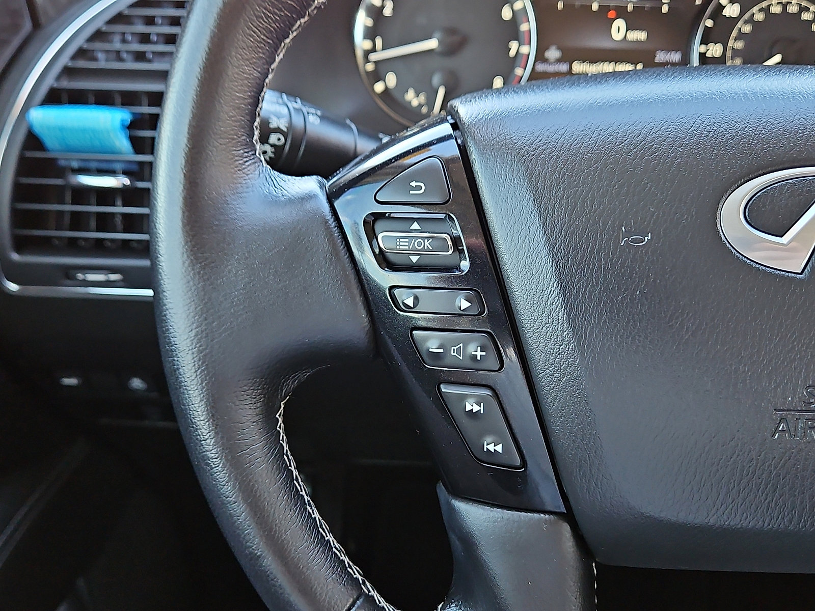 Used 2024 INFINITI QX80 Luxe image 18