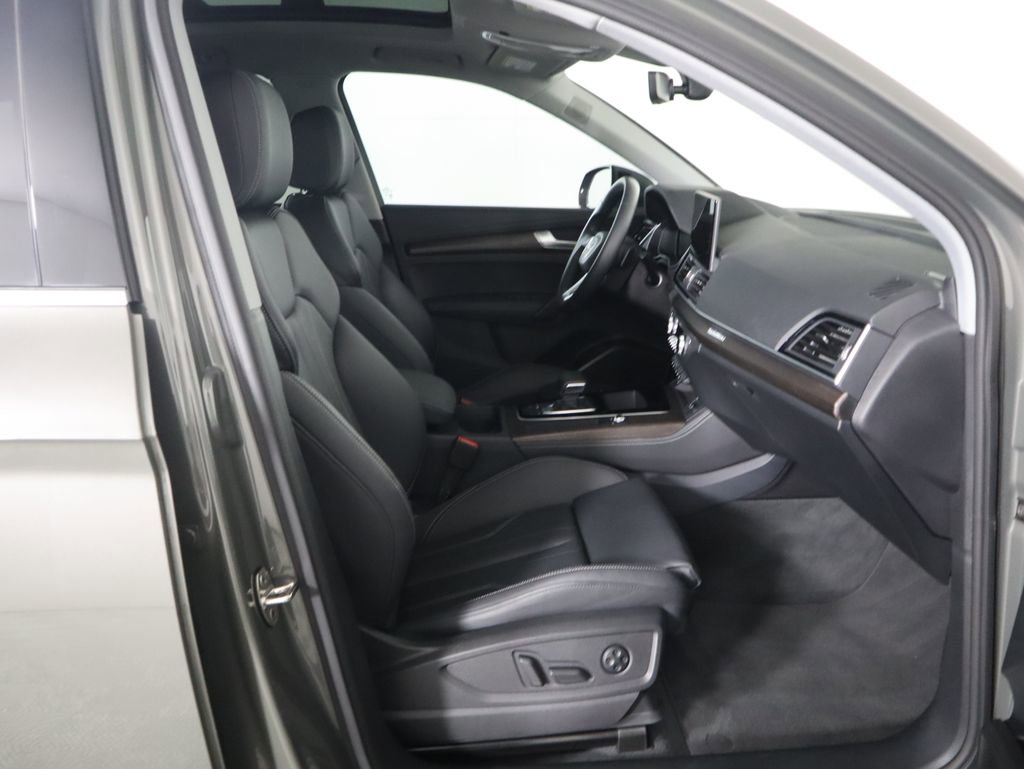 Certified 2025 Audi Q5 2.0T Premium Plus w/ Premium Plus Package image 21