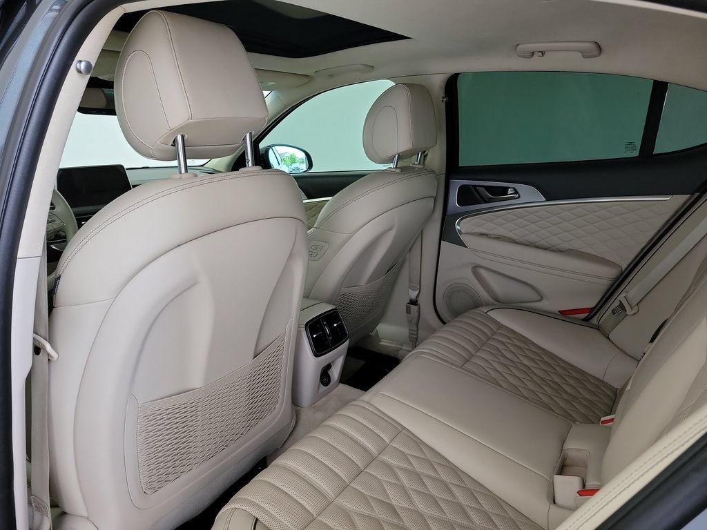 Used 2019 Genesis G70 3.3T Design RWD image 11