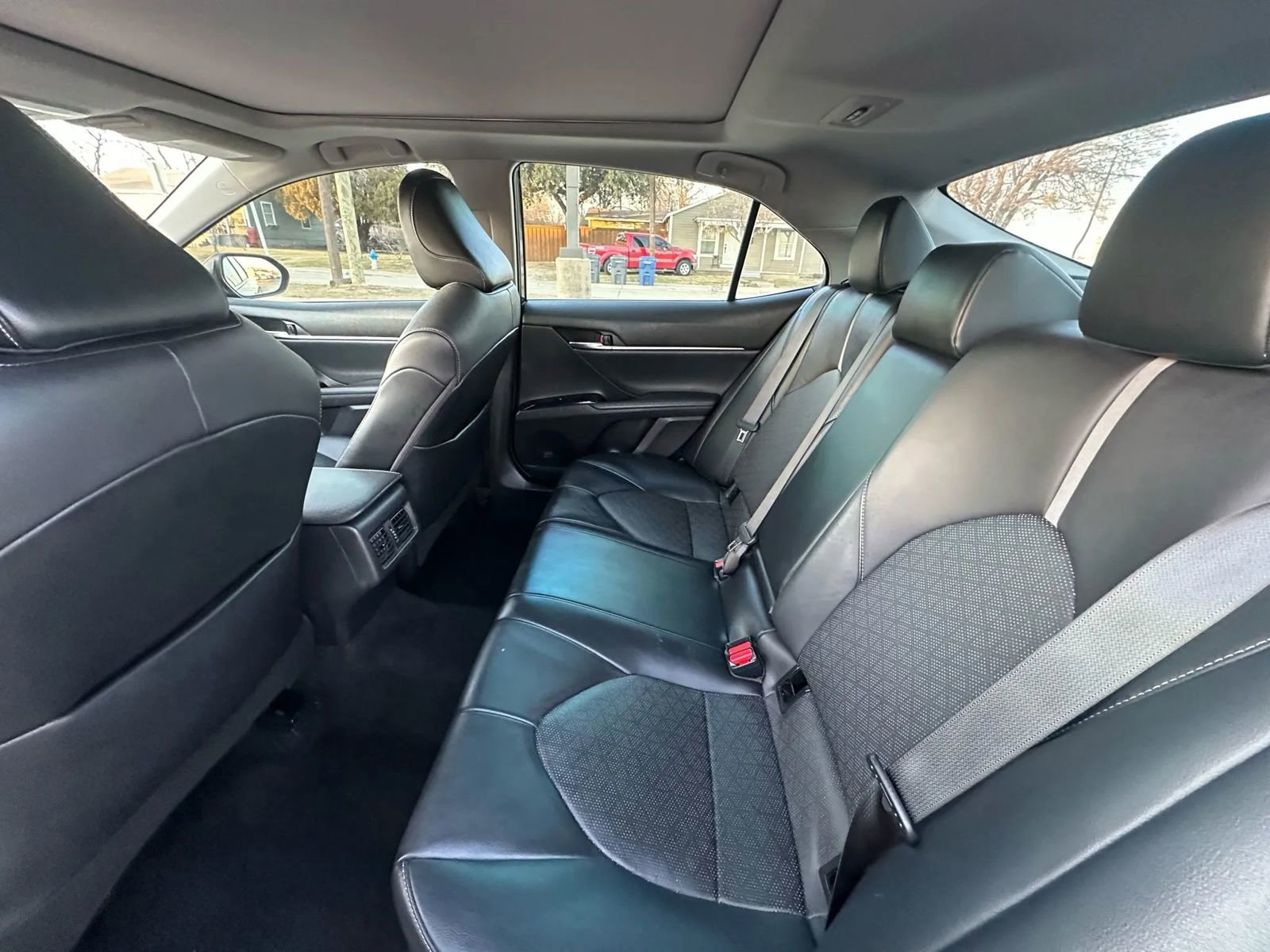 Used 2020 Toyota Camry XSE image 14