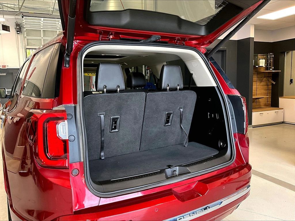 Used 2023 GMC Acadia Denali w/ Denali Ultimate Package image 25