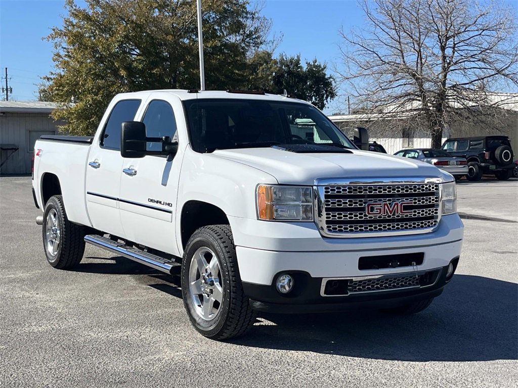 Used 2014 GMC Sierra 2500 Denali w/ Suspension Package, Off-Road image 7
