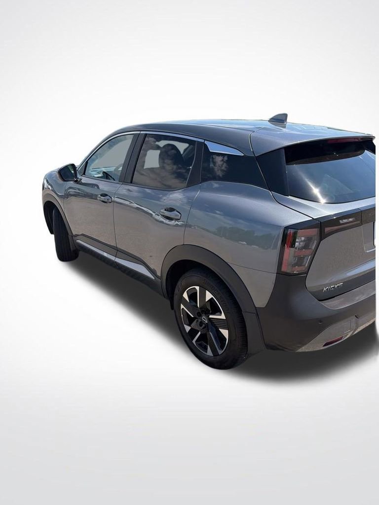 Used 2025 Nissan Kicks SV image 8