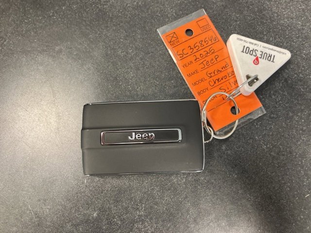 Used 2025 Jeep Grand Cherokee Laredo X w/ Luxury Tech Group I image 39