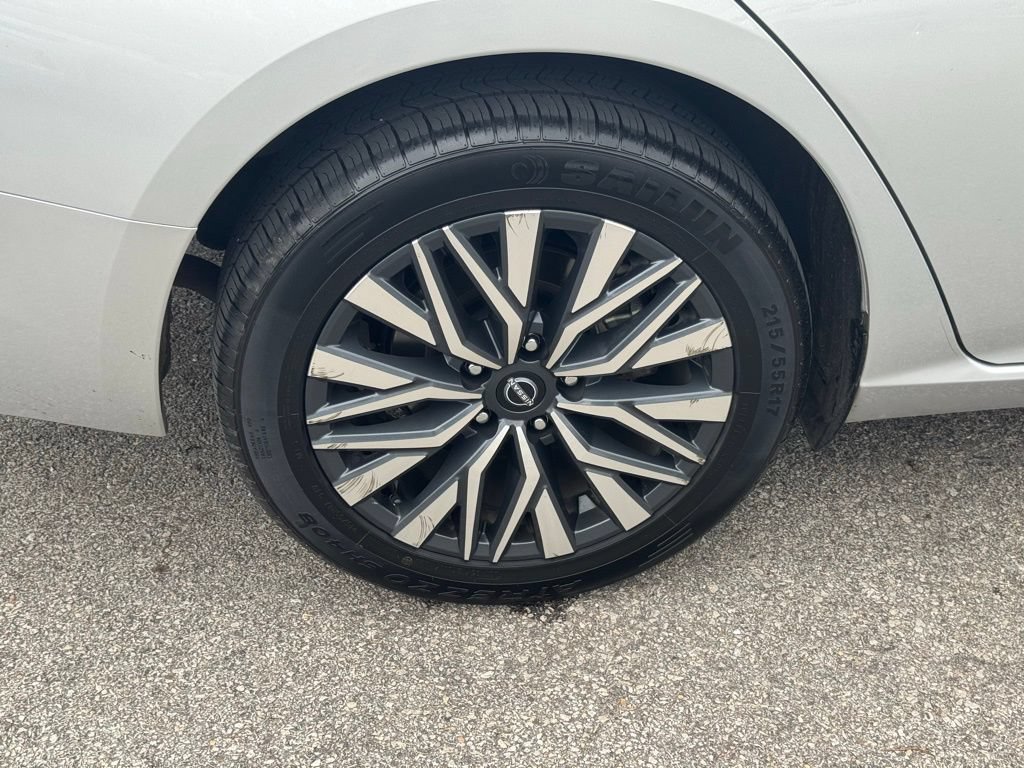 Certified 2024 Nissan Altima 2.5 SV AWD/4WD image 13