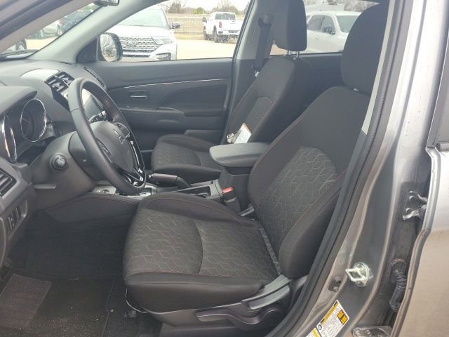 Used 2025 Mitsubishi Outlander Sport LE image 13