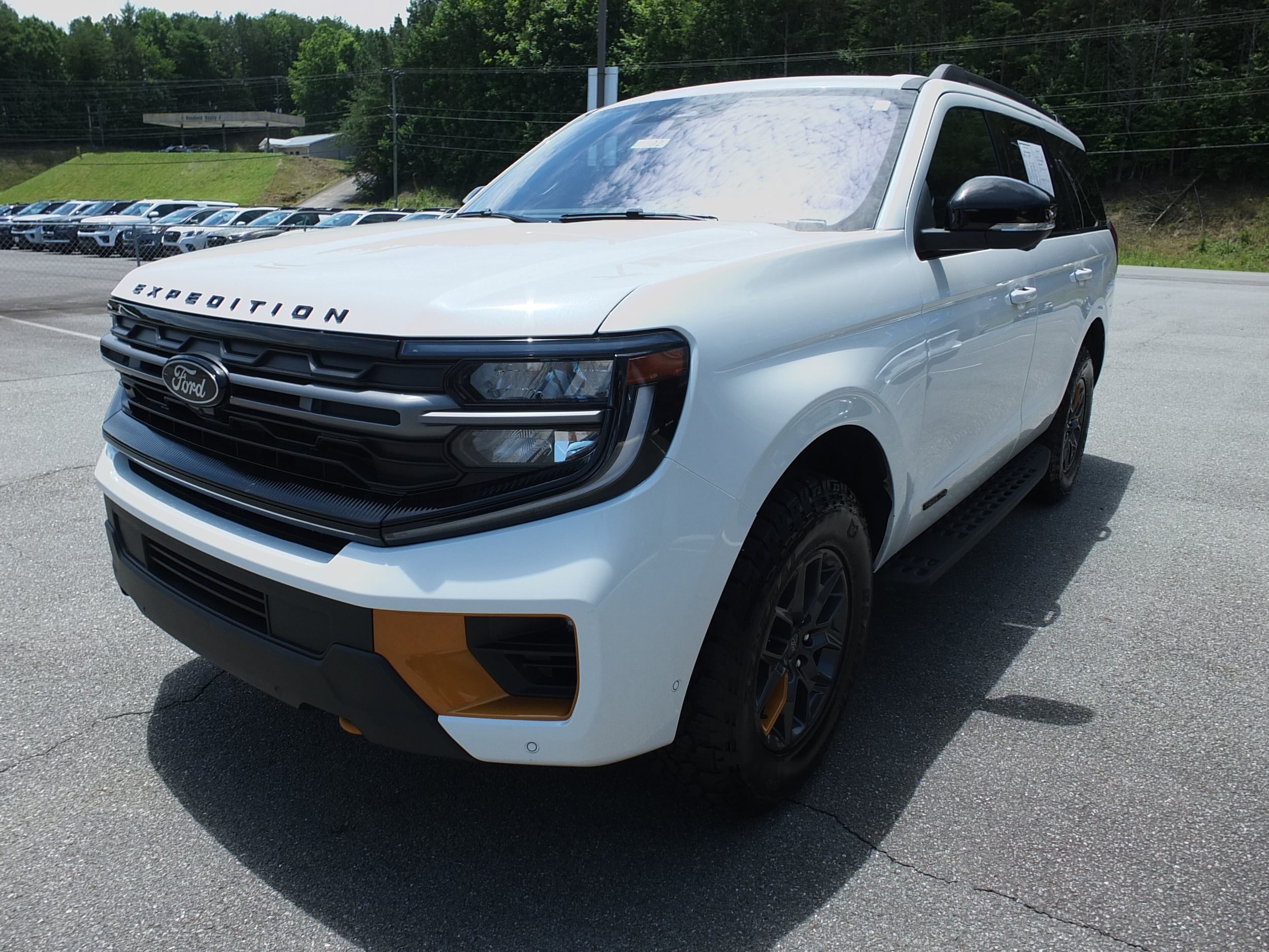 Used 2025 Ford Expedition Tremor AWD/4WD image 7