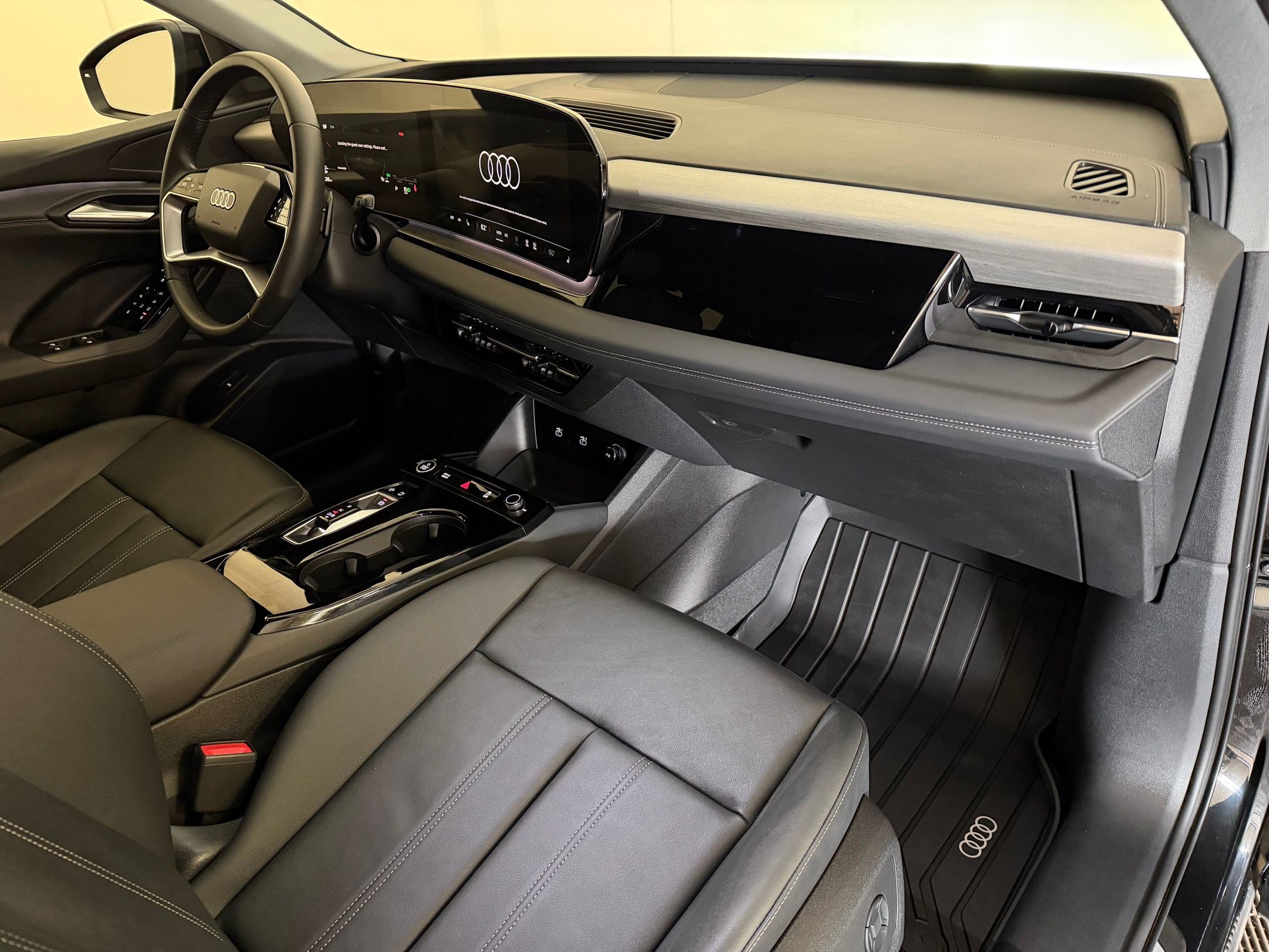Certified 2025 Audi Q6 e-tron Premium w/ Convenience Package RWD image 29