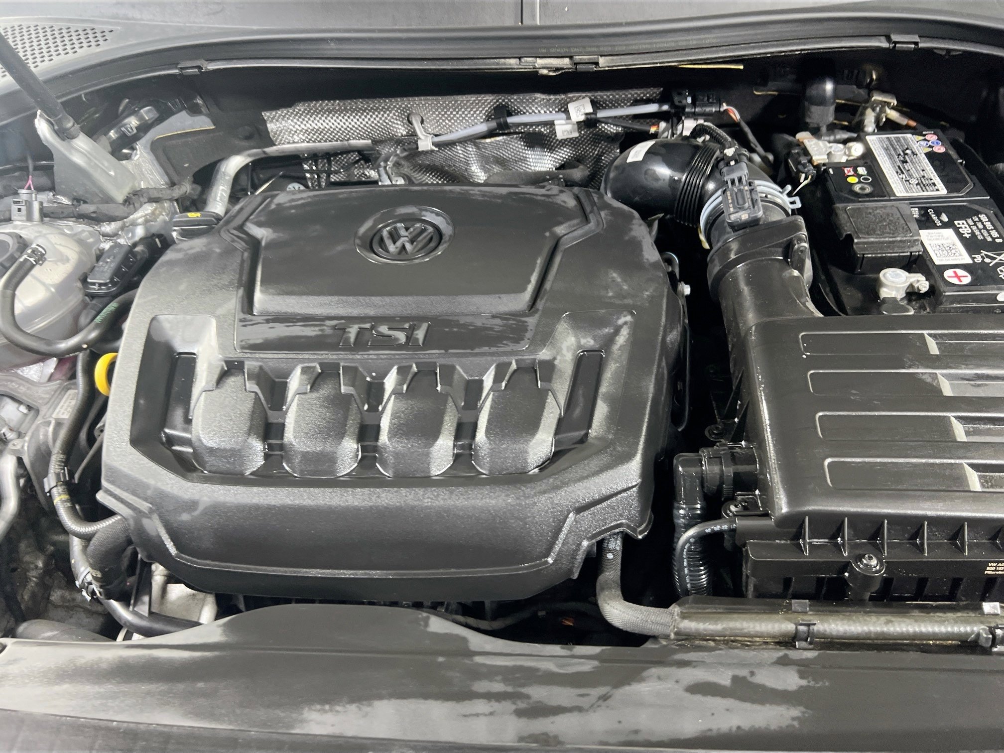 Used 2022 Volkswagen Tiguan SE AWD/4WD image 27