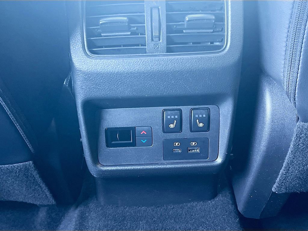 Used 2023 Nissan Rogue Platinum w/ Platinum Premium Package image 26