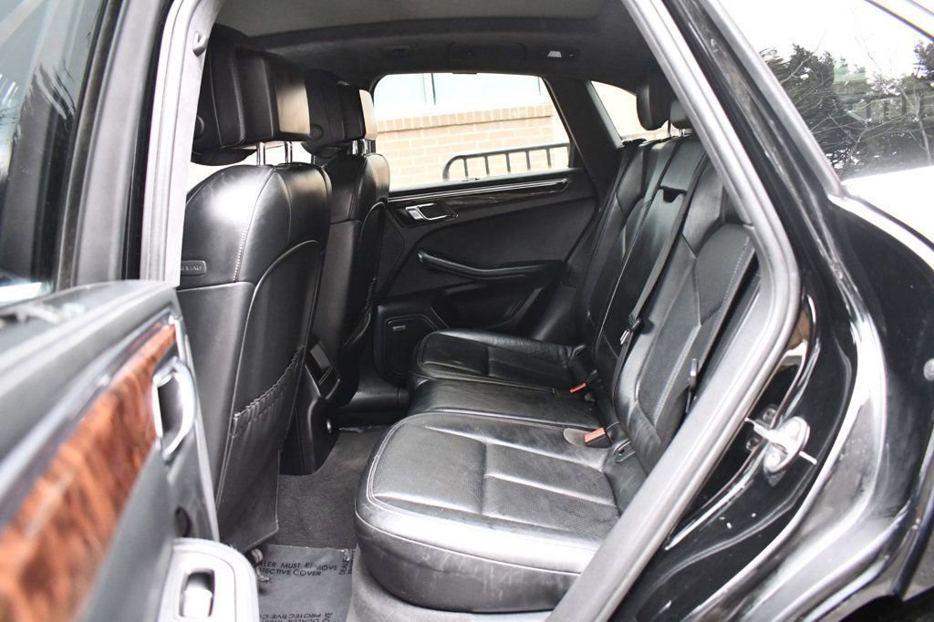Used 2015 Porsche Macan Turbo image 28