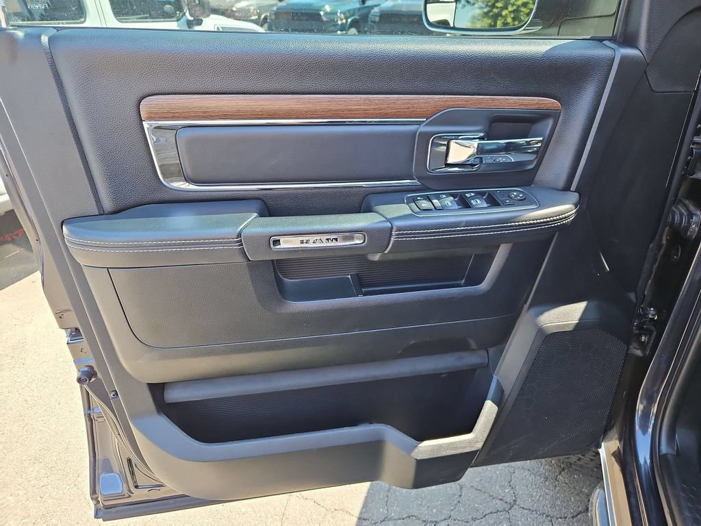 Used 2015 RAM 1500 Laramie w/ Convenience Group AWD/4WD image 11