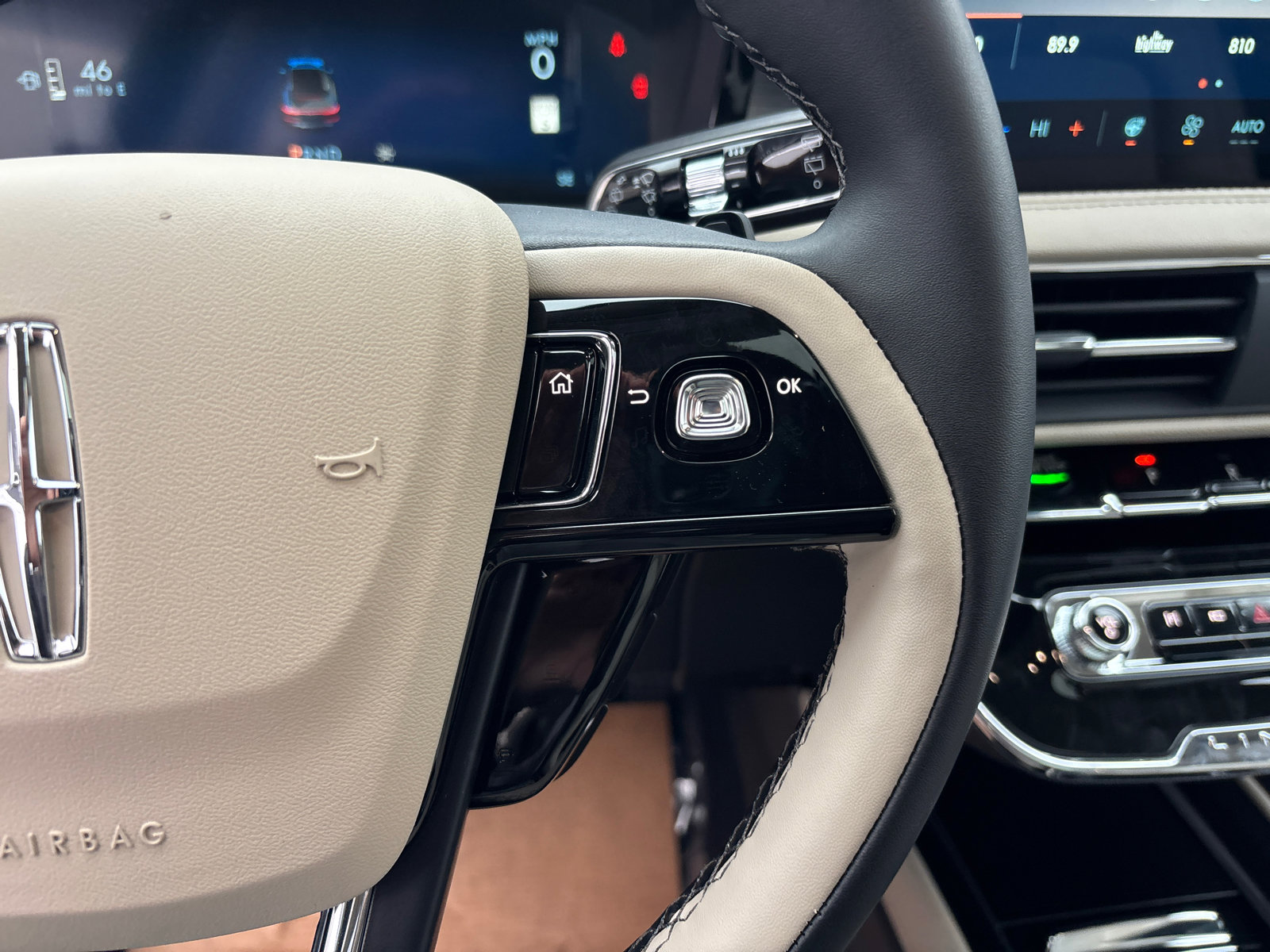 New 2026 Lincoln Corsair Premiere image 18