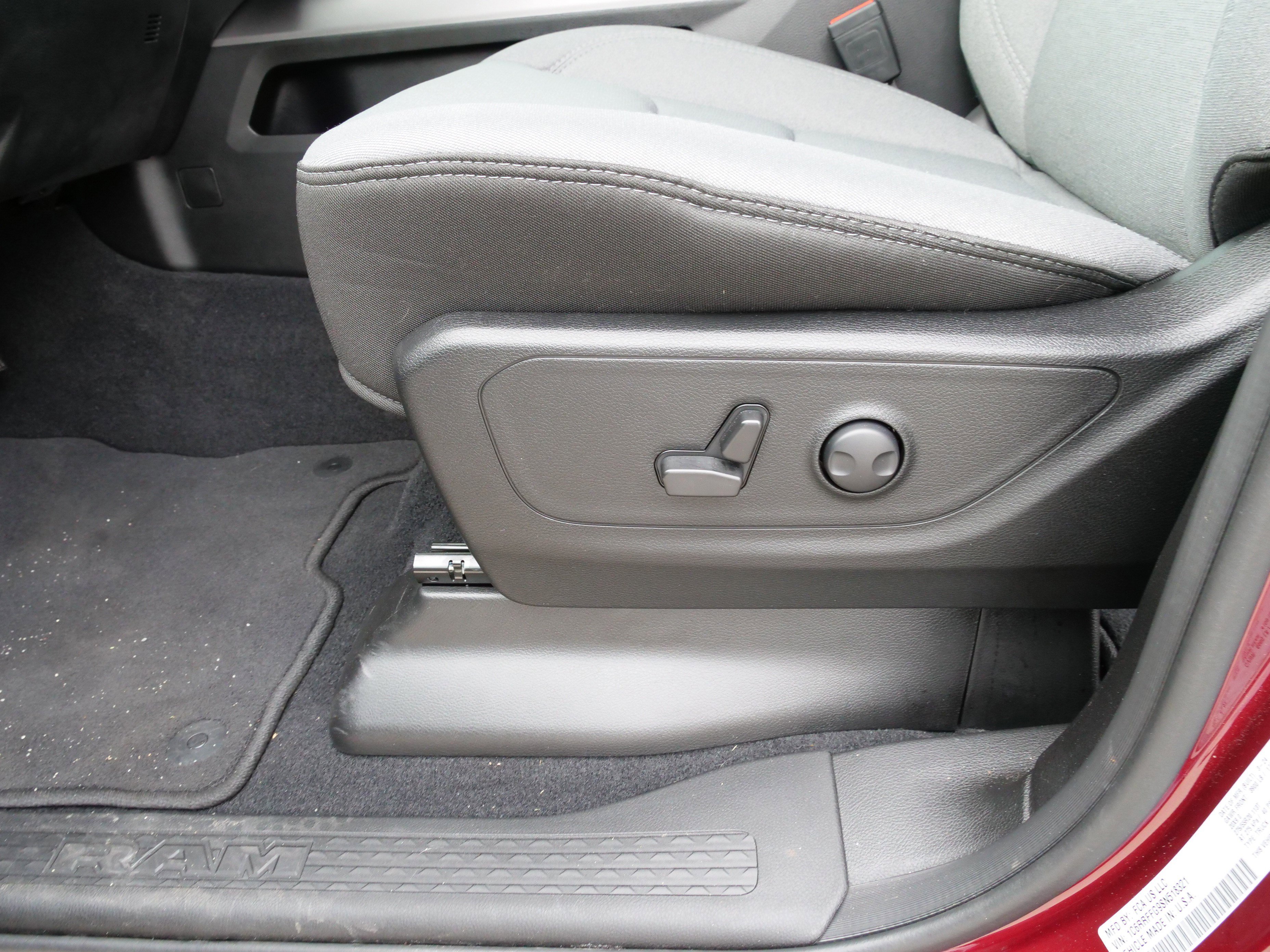 Certified 2025 RAM 1500 Big Horn image 17