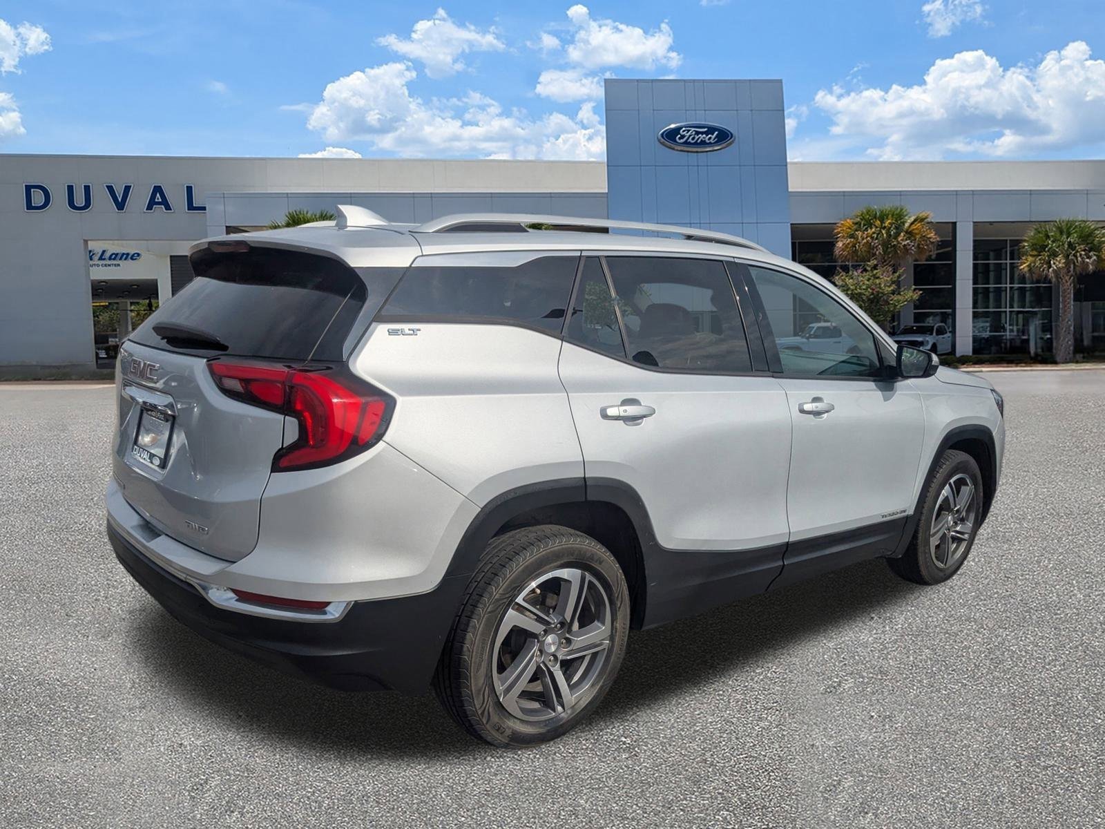 Used 2021 GMC Terrain SLT image 4