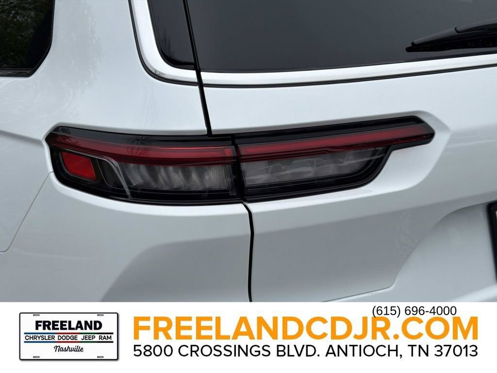 New 2025 Jeep Grand Cherokee L Limited w/ Luxury Tech Group II AWD/4WD image 9
