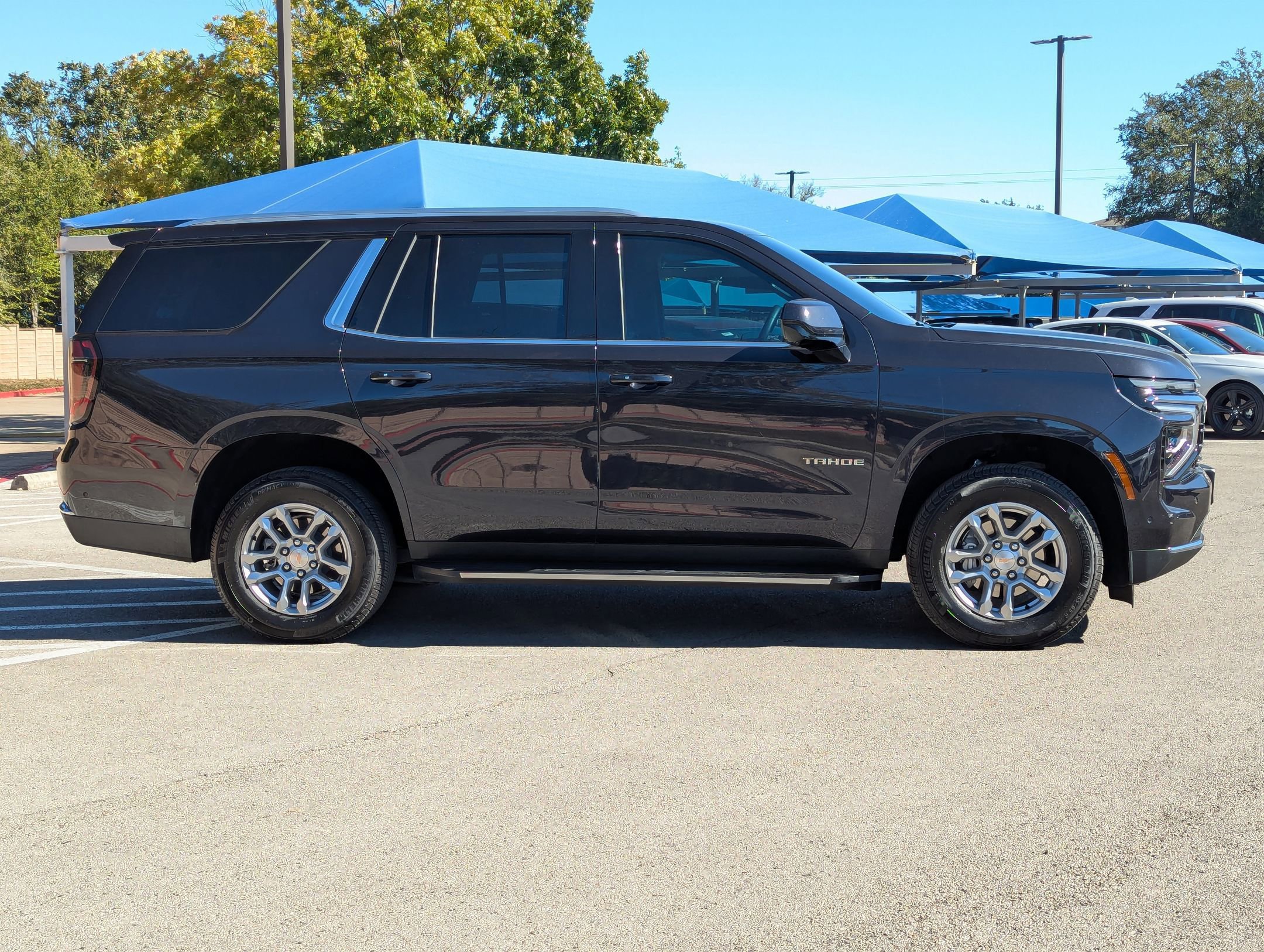Used 2025 Chevrolet Tahoe LT image 3