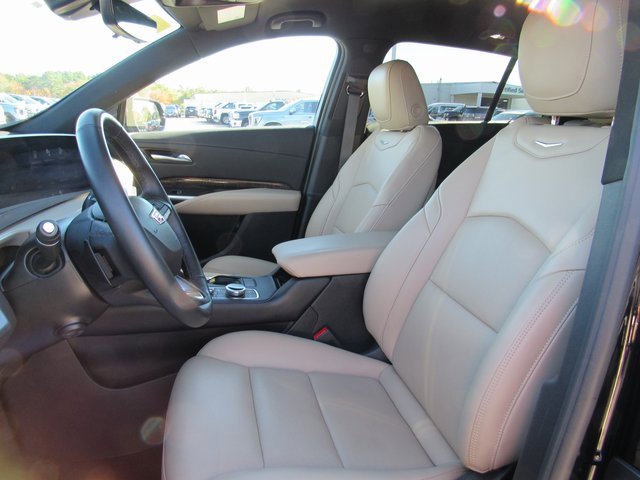 Used 2024 Cadillac XT4 Premium Luxury w/ Technology Package image 10