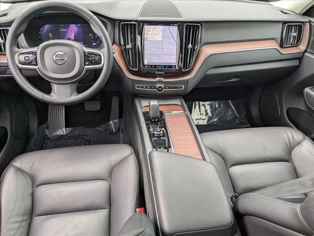 Used 2024 Volvo XC60 B5 Plus image 18