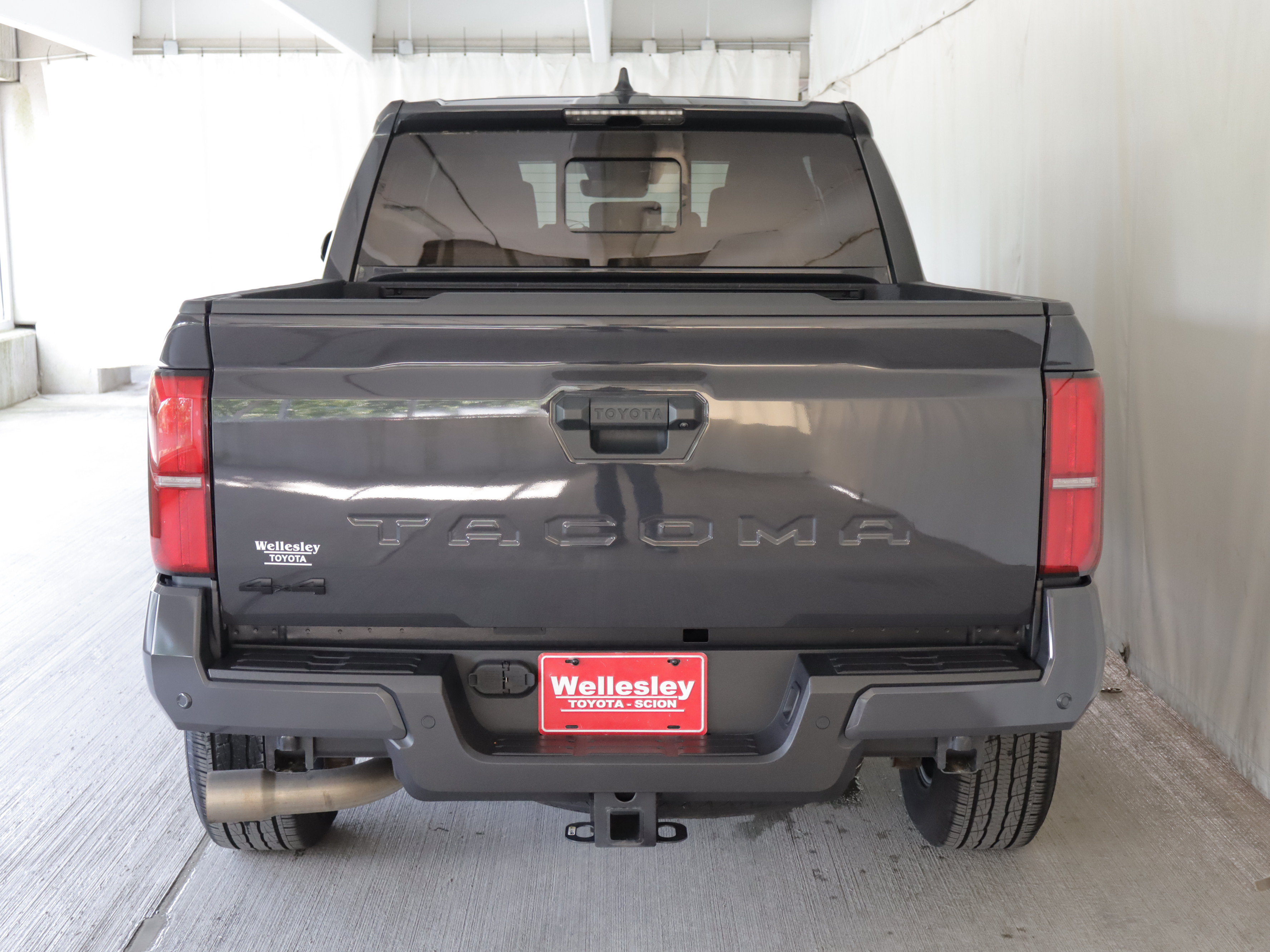 Used 2024 Toyota Tacoma TRD Sport w/ TRD Sport Upgrade Package AWD/4WD image 23