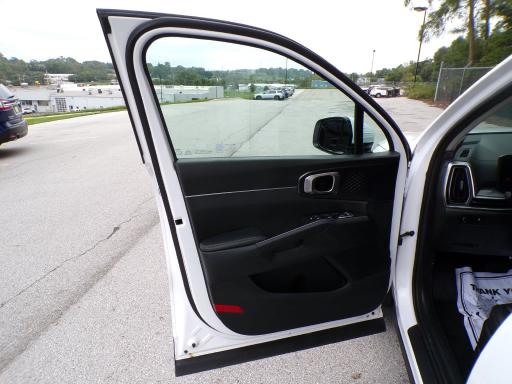 Used 2025 Kia Sorento S w/ Panoramic Sunroof Package FWD image 22