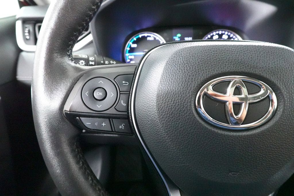 Used 2021 Toyota RAV4 XLE w/ Convenience Package AWD/4WD image 15